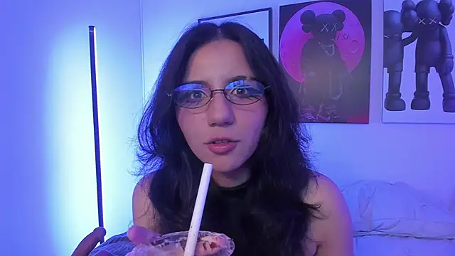 HollyPeach online show from May 29, 2:09 am