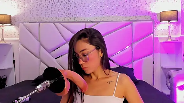 GabbiePrice online show from March 22, 6:03 pm