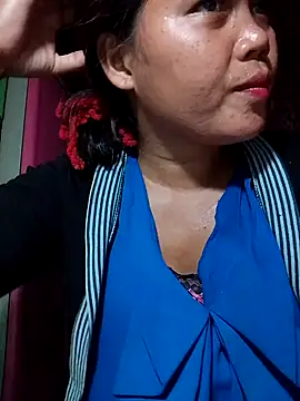 Snapshot of sweet_lara33 chatting on October 12, 7:22 am sweet lara33 online show from October 12, 7:22 am
