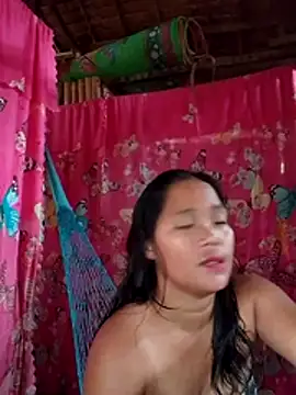 Snapshot of sweet_lara33 chatting on October 18, 1:08 am sweet lara33 online show from October 18, 1:08 am