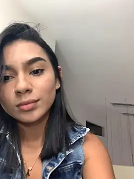 AlyssaRay online show from December 4, 9:04 pm