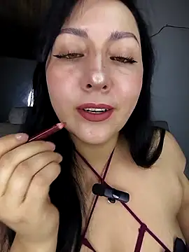 kitten25-hott online show from November 8, 12:37 am