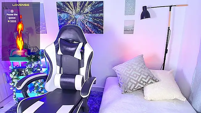 Snapshot of Alex_carter chatting on November 4, 10:31 am Alex carter online show from November 4, 10:31 am