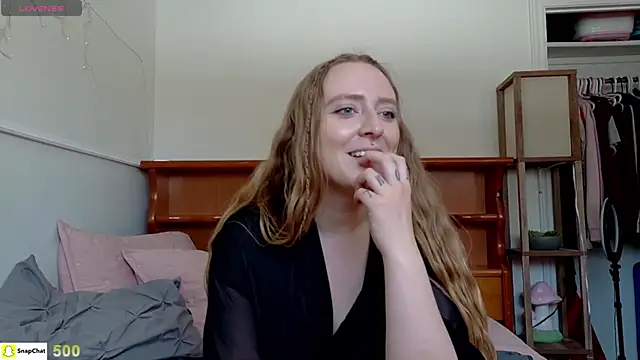 Pattyworld69 online show from April 14, 8:42 pm