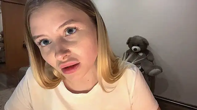 Snapshot of VictoriaMystery chatting on October 14, 7:05 pm VictoriaMystery online show from October 14, 7:05 pm