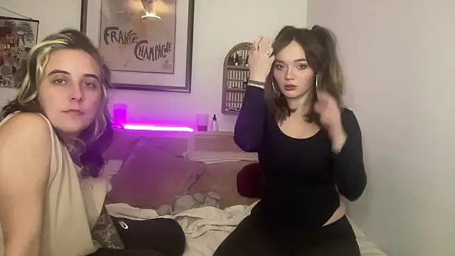 lill daddysgirl online show from December 3, 6:05 am