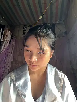 Linh-xxx online show from October 13, 7:00 am