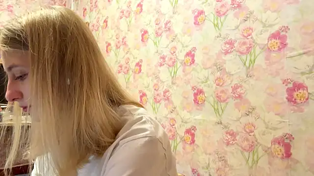 AmeliLia online show from December 16, 4:46 pm