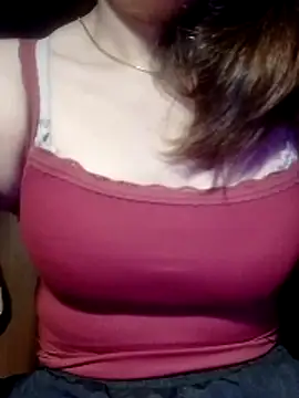 YiyinLy online show from March 27, 9:59 pm