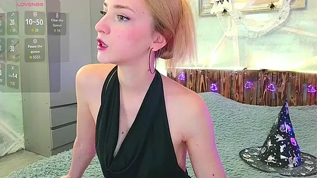 FoxyBlondie online show from November 1, 8:51 am