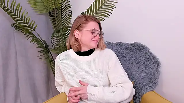 LillieLejune online show from October 16, 2:09 pm