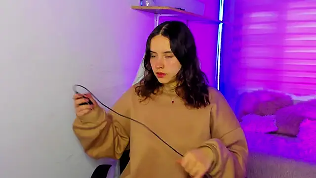 Emily Lindey online show from November 25, 11:34 am