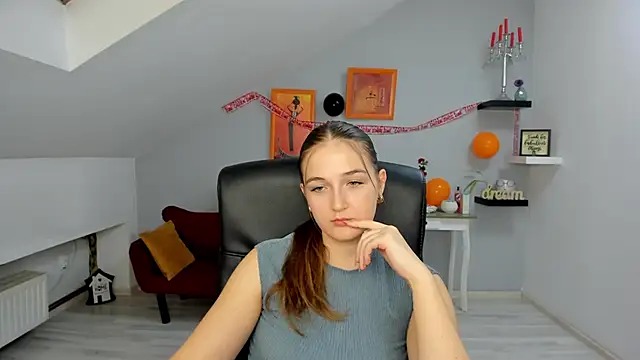 AnneWilsonn online show from October 30, 3:02 pm