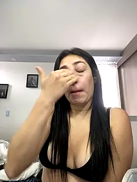 Snapshot of Cara-Hadley chatting on October 13, 4:20 pm Cara-Hadley online show from October 13, 4:20 pm