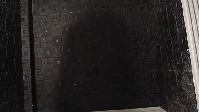 Yvonny27 online show from November 17, 6:36 am