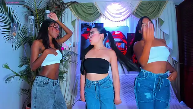 madams worker online show from April 17, 9:50 pm