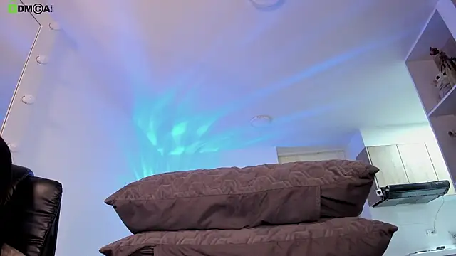 Mikeyvioleta  online show from February 25, 10:14 am