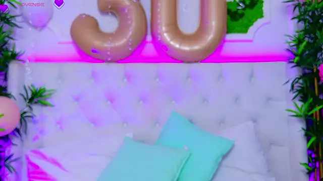 Snapshot of AriannaSins chatting on September 11, 1:22 pm AriannaSins online show from September 11, 1:22 pm