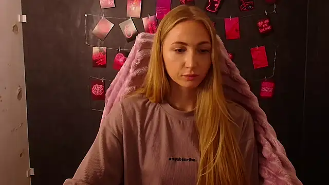 Emma Moonlightt online show from October 20, 2:53 pm