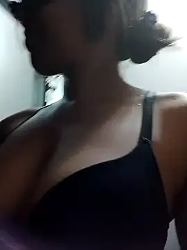 Kavee Girl0 online show from April 17, 3:47 pm