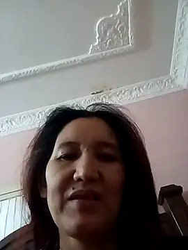 Bigtitsass81 online show from November 2, 12:52 pm