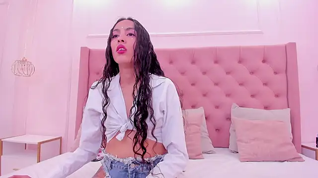  hanna bakerr  online show from November 18, 9:27 pm