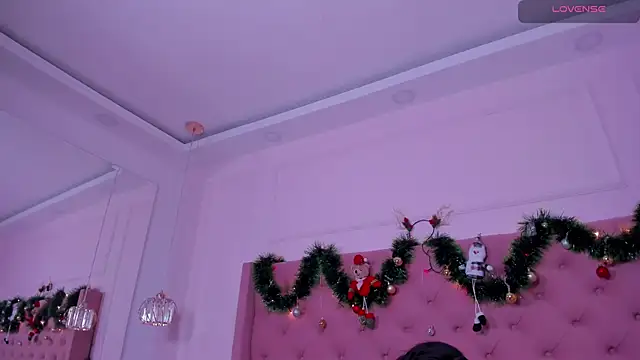  hanna bakerr  online show from December 3, 5:48 pm