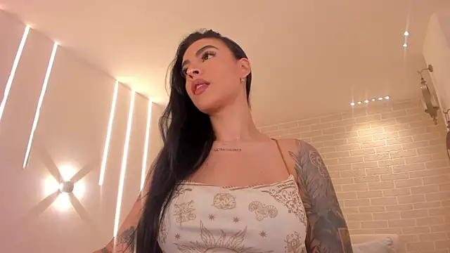 ChristineFord  online show from July 29, 8:20 pm
