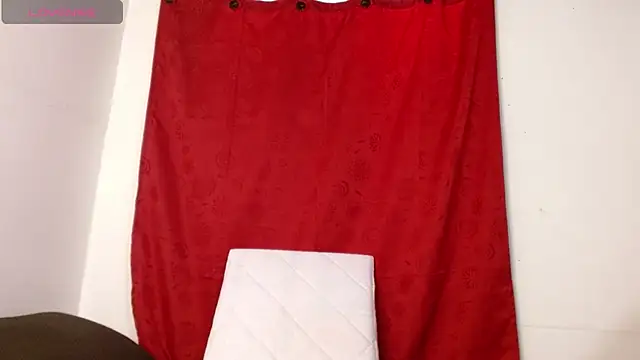 nicole-roman online show from November 4, 2:44 pm