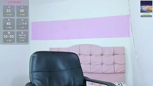 AdelaidaManson18 online show from November 17, 3:40 am