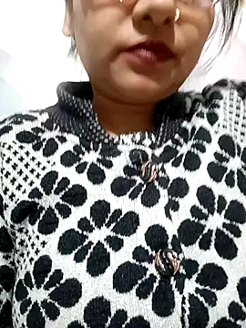 Vanshika1432 online show from November 24, 3:58 pm