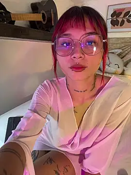 Emma duff online show from April 5, 8:08 pm