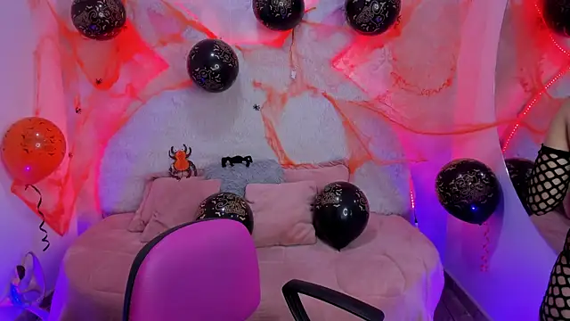 valentina clk online show from October 31, 1:26 pm