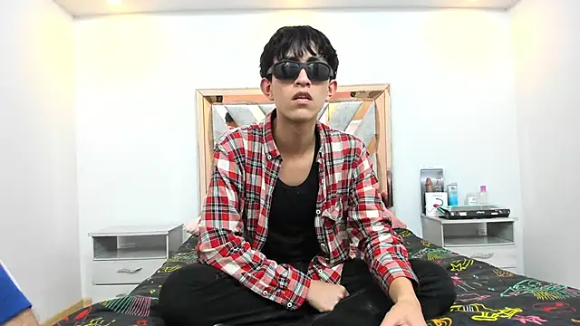 hoot booys  online show from November 13, 8:08 pm