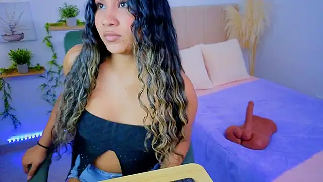 PaolaMedusa online show from November 5, 6:35 pm