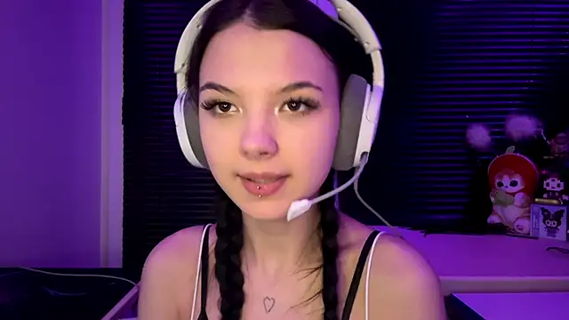 HanaMantanaDell online show from December 15, 4:01 pm