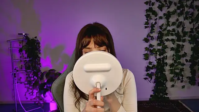 KiraVair online show from April 1, 11:11 am