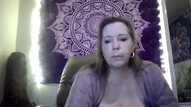 curvymaturemaryjane online show from January 17, 6:37 pm