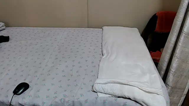 RissaGx online show from November 6, 6:19 am