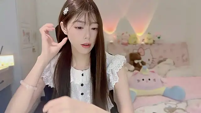 Onecutelittle online show from November 1, 6:39 am