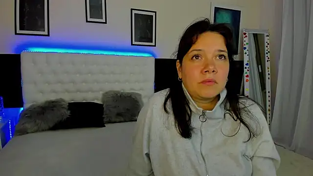 JulietteHarley online show from October 20, 2:09 pm