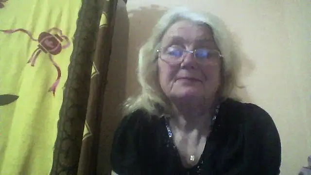 AmyLove353 online show from March 15, 11:18 pm