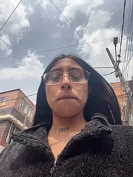 Violeet-Smith online show from December 18, 4:34 pm