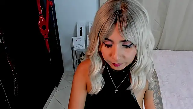 Emilyvalk  online show from February 25, 10:52 pm