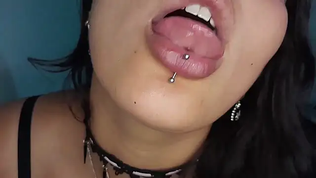 Layla Latina online show from April 23, 1:24 am