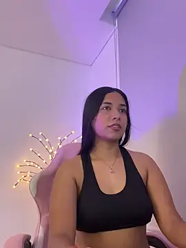 aly nicols online show from February 11, 10:44 pm