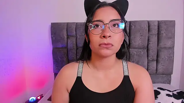 miah storm online show from November 13, 1:15 am