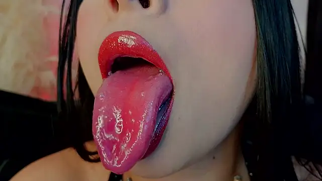 mia roux1 online show from January 8, 11:20 pm