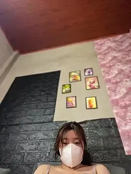 kitty-20x online show from April 28, 6:39 am