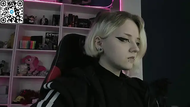 Holy Mistress S online show from February 21, 9:43 am